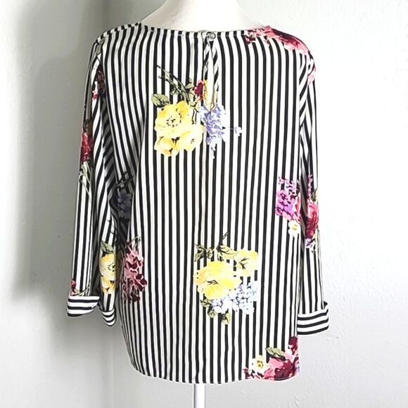 Signature Studio Black & White Aysemetrical Stripe Floral Top Side Tie, Size XL - Picture 7 of 10